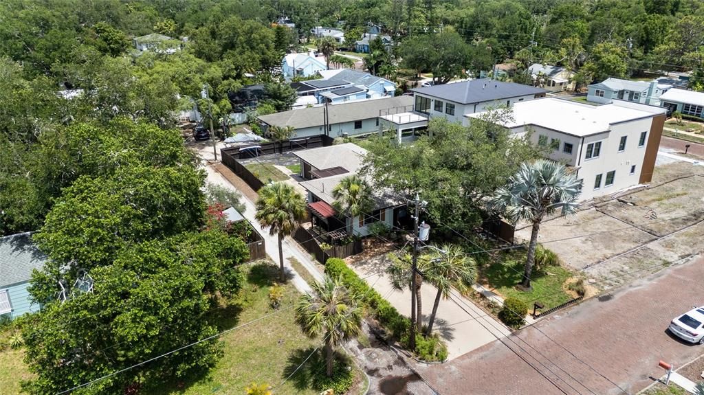 For Sale: $524,900 (2 beds, 2 baths, 1032 Square Feet)