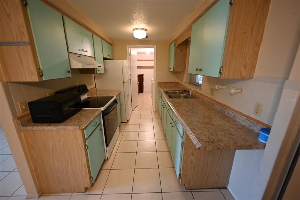 На продажу: $209,000 (2 спален, 2 ванн, 1345 Квадратных фут)