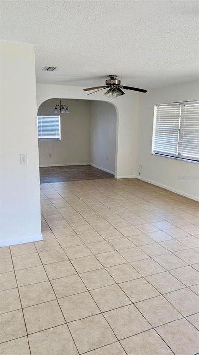 For Sale: $287,000 (3 beds, 2 baths, 1188 Square Feet)
