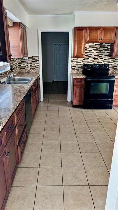 For Sale: $287,000 (3 beds, 2 baths, 1188 Square Feet)