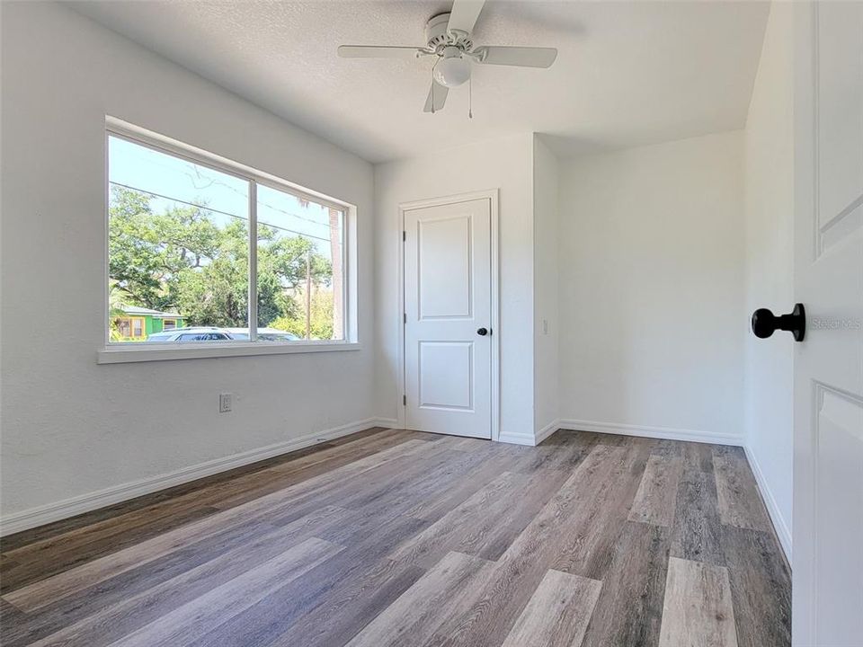 For Sale: $259,900 (3 beds, 1 baths, 1004 Square Feet)