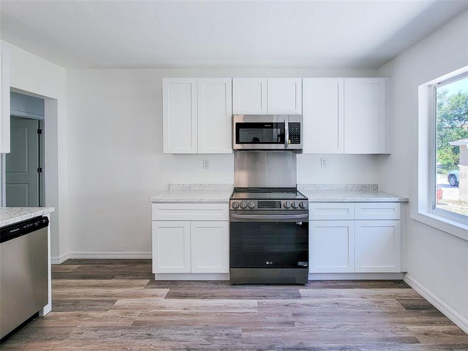 For Sale: $259,900 (3 beds, 1 baths, 1004 Square Feet)