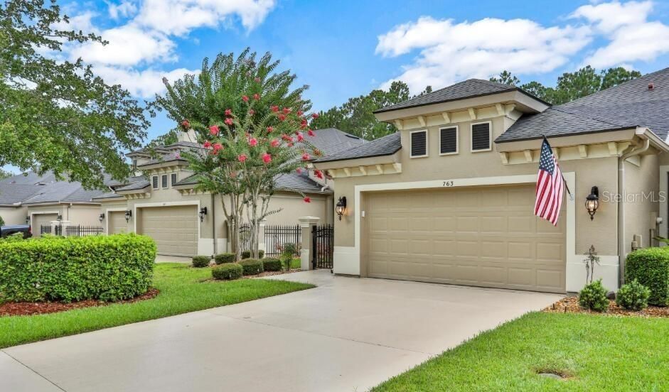 Recently Sold: $369,000 (2 beds, 2 baths, 1819 Square Feet)