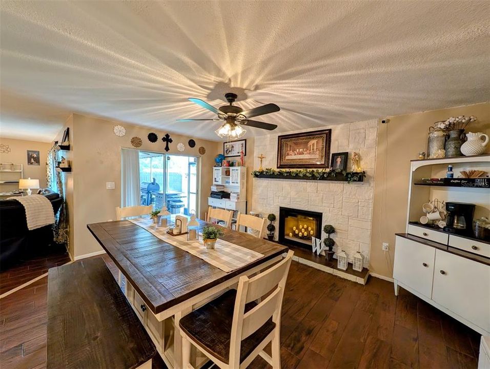 En Venta: $289,990 (2 camas, 2 baños, 1512 Pies cuadrados)