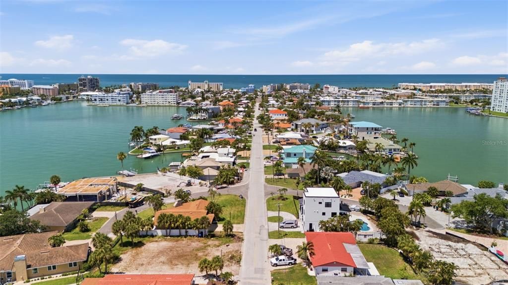 待售: $799,000 (0.18 acres)
