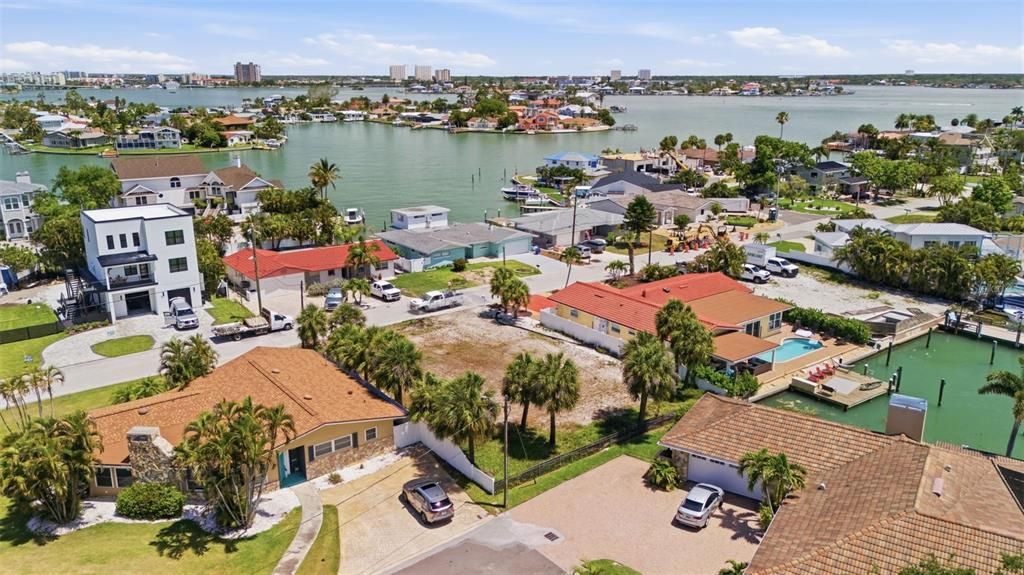 待售: $799,000 (0.18 acres)