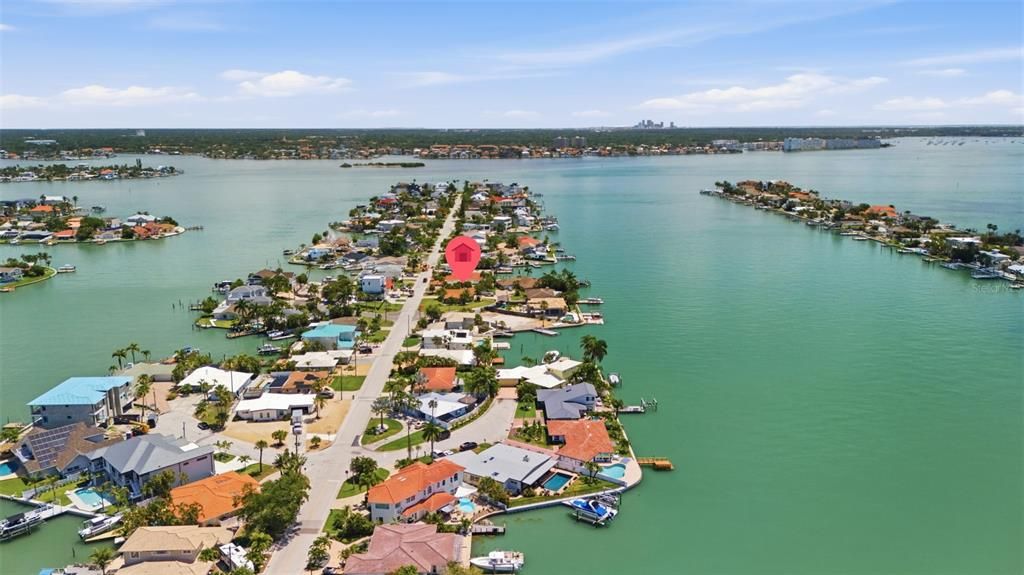 待售: $799,000 (0.18 acres)