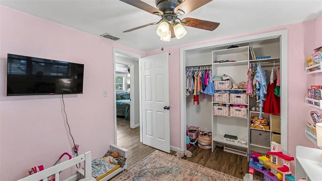 For Sale: $245,000 (3 beds, 1 baths, 1064 Square Feet)