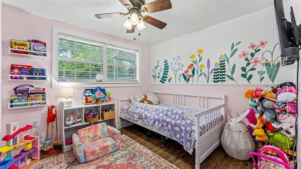 For Sale: $245,000 (3 beds, 1 baths, 1064 Square Feet)