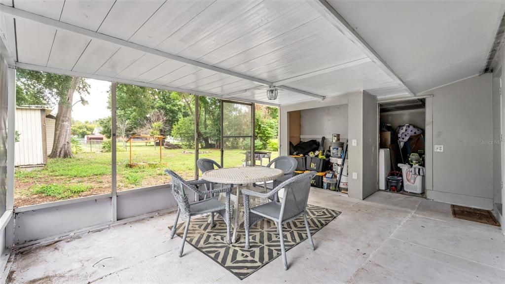 For Sale: $245,000 (3 beds, 1 baths, 1064 Square Feet)