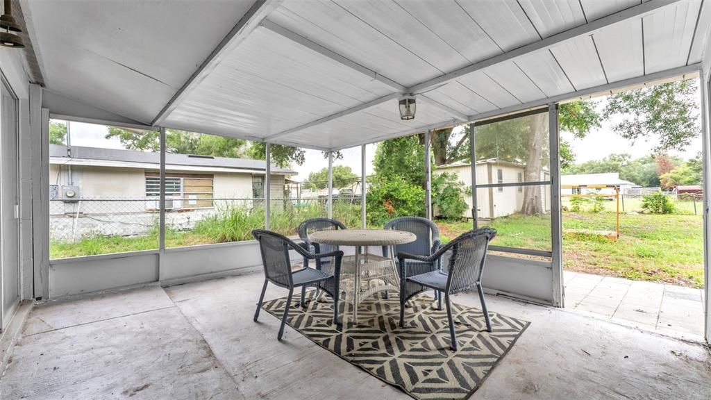 For Sale: $245,000 (3 beds, 1 baths, 1064 Square Feet)