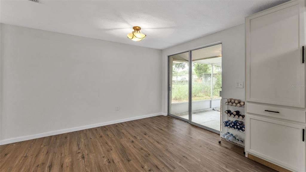 For Sale: $245,000 (3 beds, 1 baths, 1064 Square Feet)