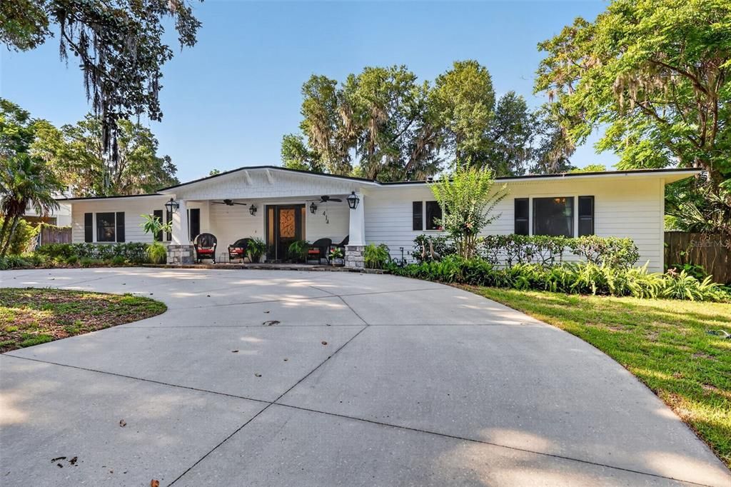 Activo con contrato: $639,000 (3 camas, 3 baños, 1939 Pies cuadrados)