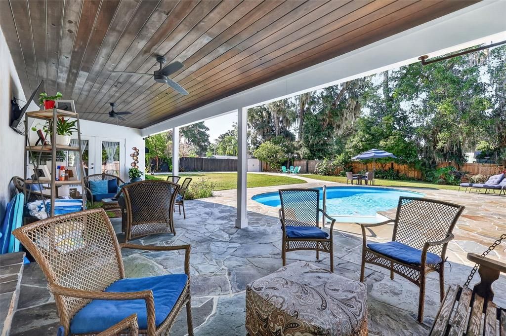 Activo con contrato: $639,000 (3 camas, 3 baños, 1939 Pies cuadrados)