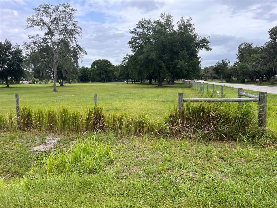 En Venta: $185,000 (2.43 acres)
