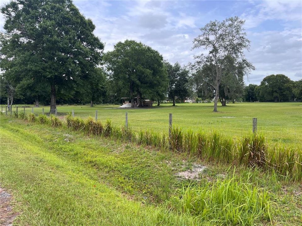 En Venta: $185,000 (2.43 acres)