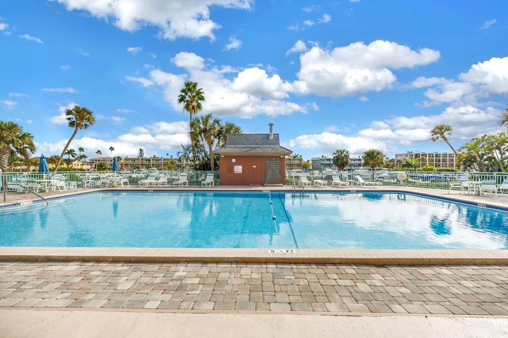 For Sale: $499,000 (3 beds, 3 baths, 2090 Square Feet)