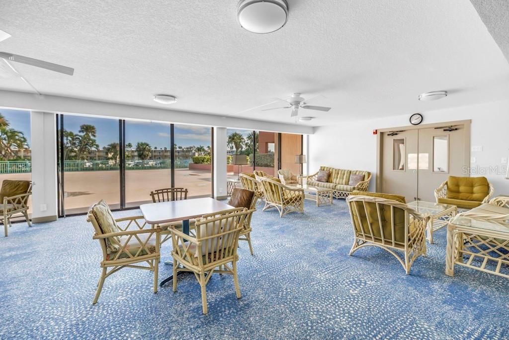 For Sale: $499,000 (3 beds, 3 baths, 2090 Square Feet)