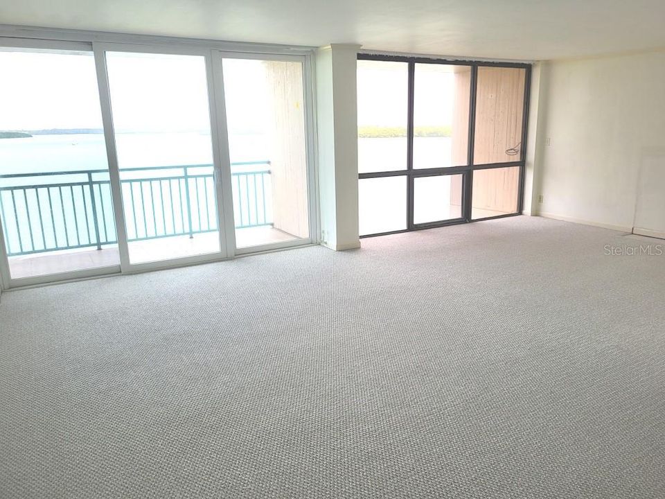 For Sale: $499,000 (3 beds, 3 baths, 2090 Square Feet)