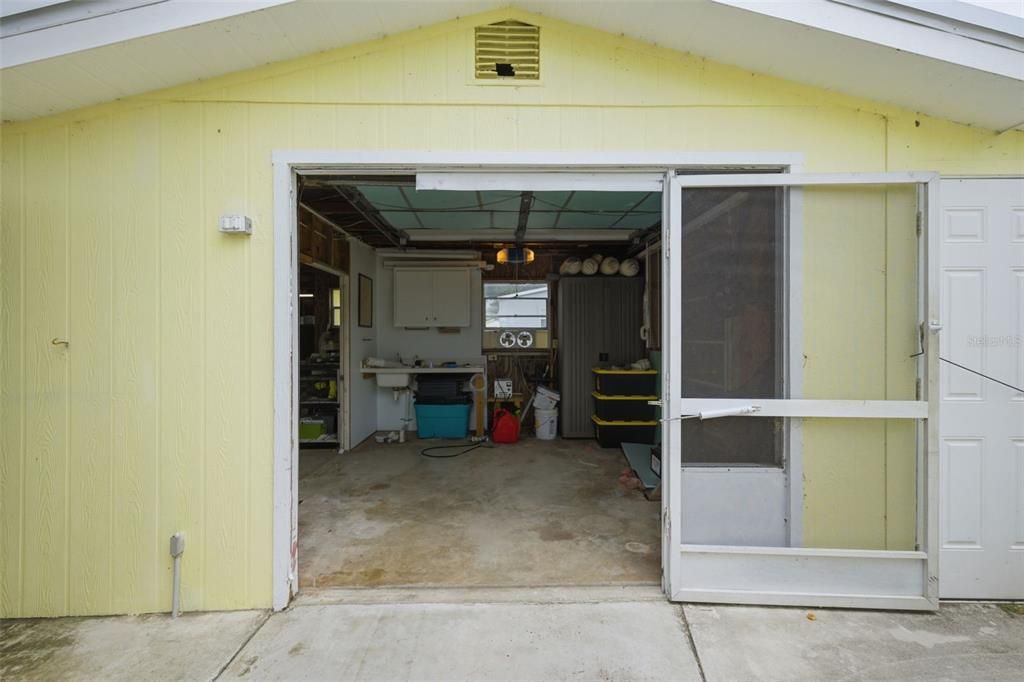 For Sale: $200,000 (2 beds, 2 baths, 1108 Square Feet)