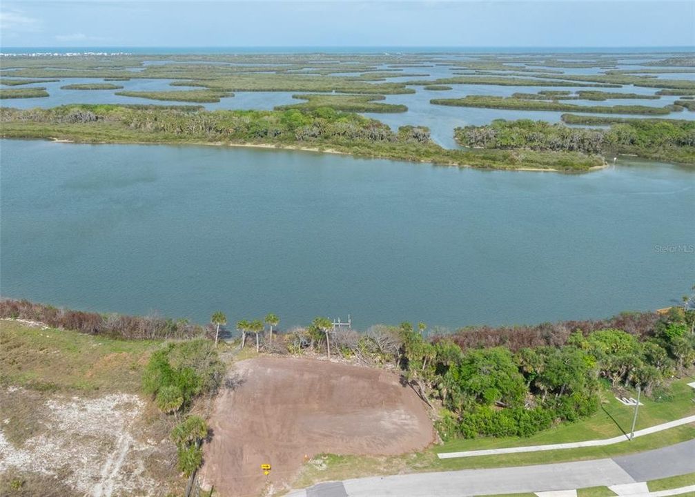 На продажу: $1,499,000 (0.80 acres)