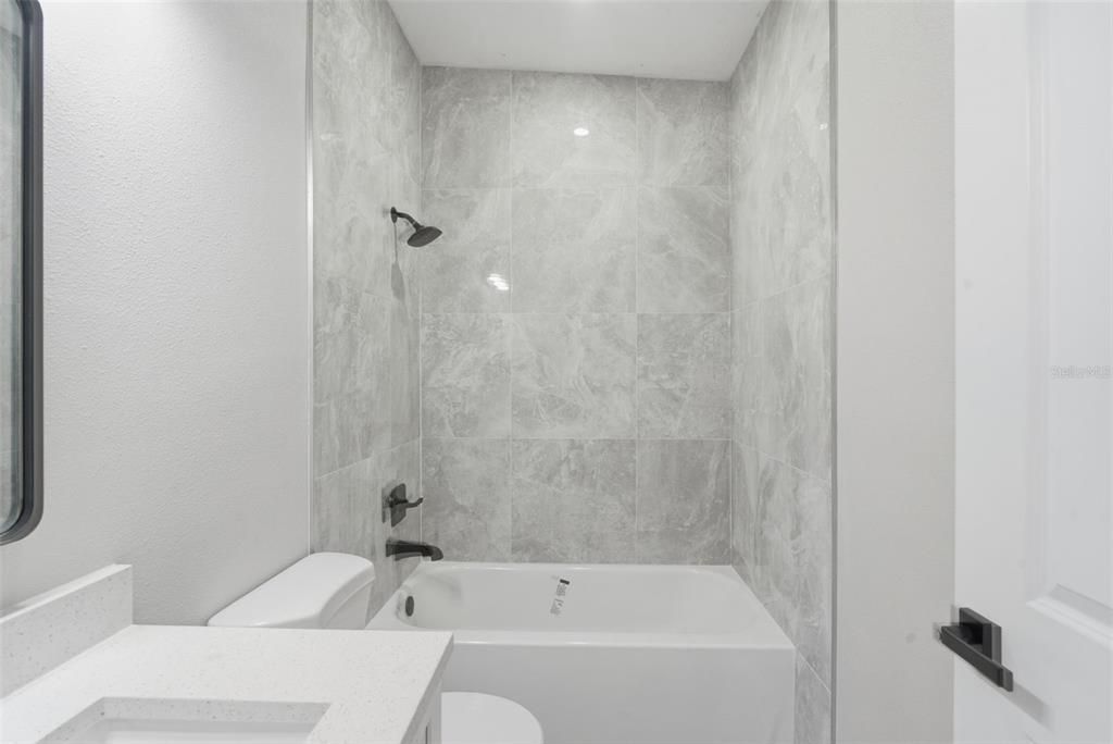На продажу: $325,000 (4 спален, 3 ванн, 1434 Квадратных фут)