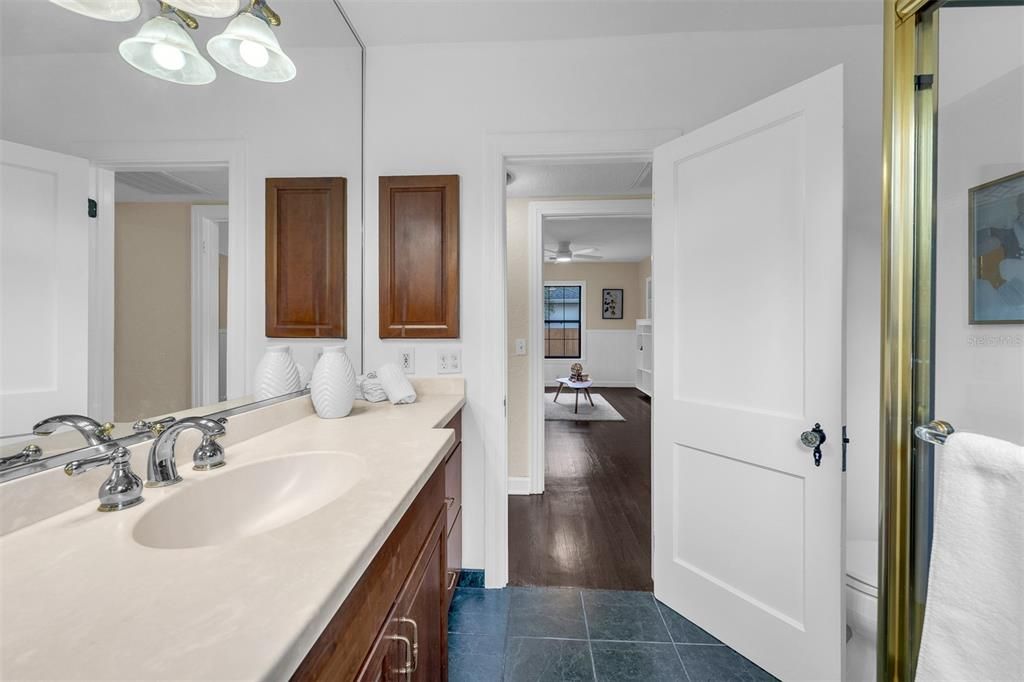 For Sale: $525,000 (2 beds, 1 baths, 1670 Square Feet)