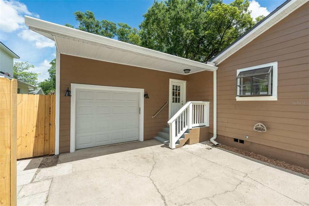 For Sale: $525,000 (2 beds, 1 baths, 1670 Square Feet)