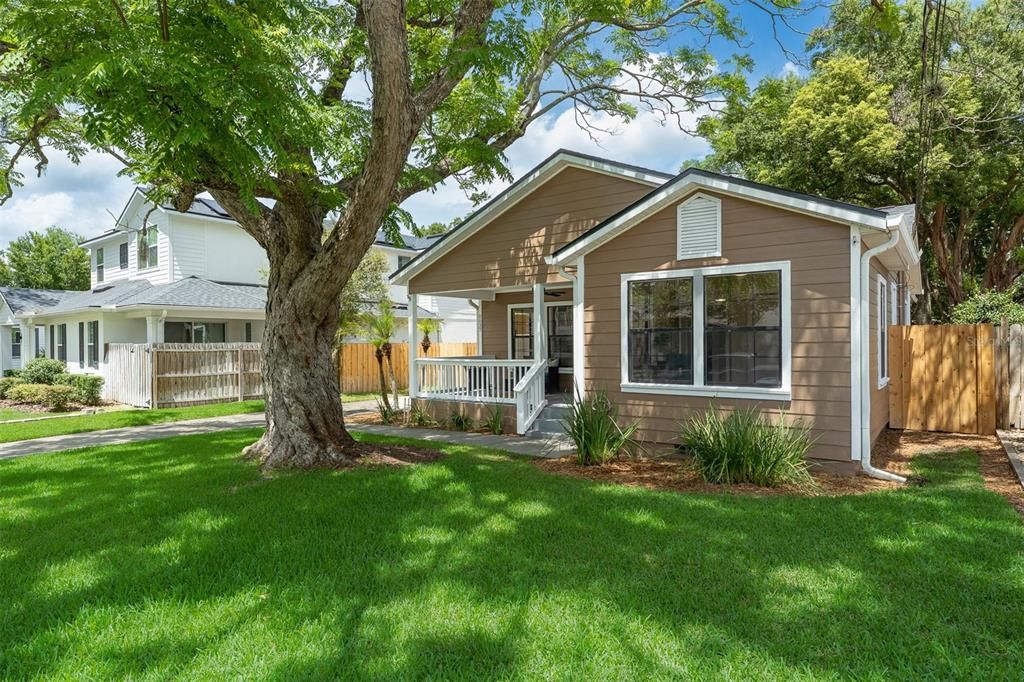 For Sale: $525,000 (2 beds, 1 baths, 1670 Square Feet)