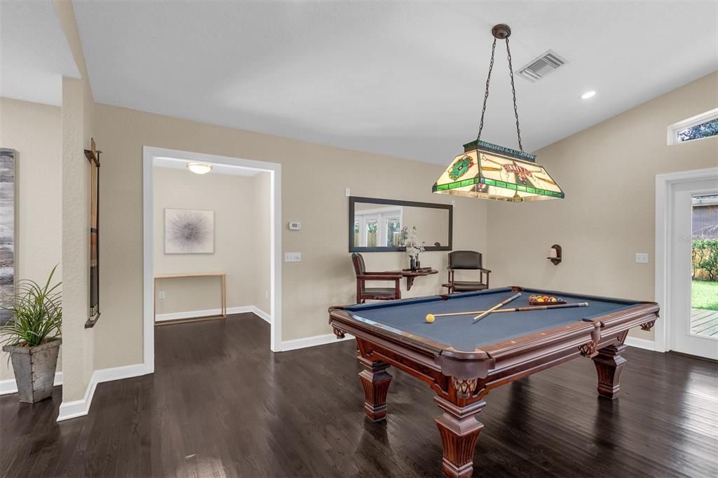 For Sale: $525,000 (2 beds, 1 baths, 1670 Square Feet)