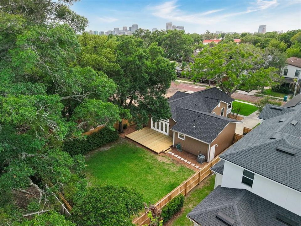 For Sale: $525,000 (2 beds, 1 baths, 1670 Square Feet)