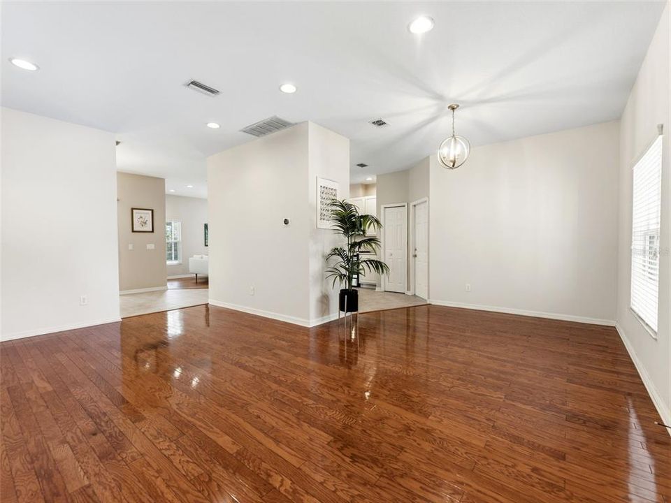 For Sale: $548,000 (4 beds, 2 baths, 2834 Square Feet)