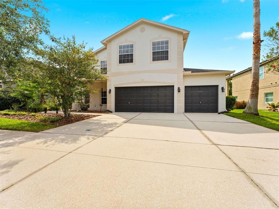 For Sale: $548,000 (4 beds, 2 baths, 2834 Square Feet)