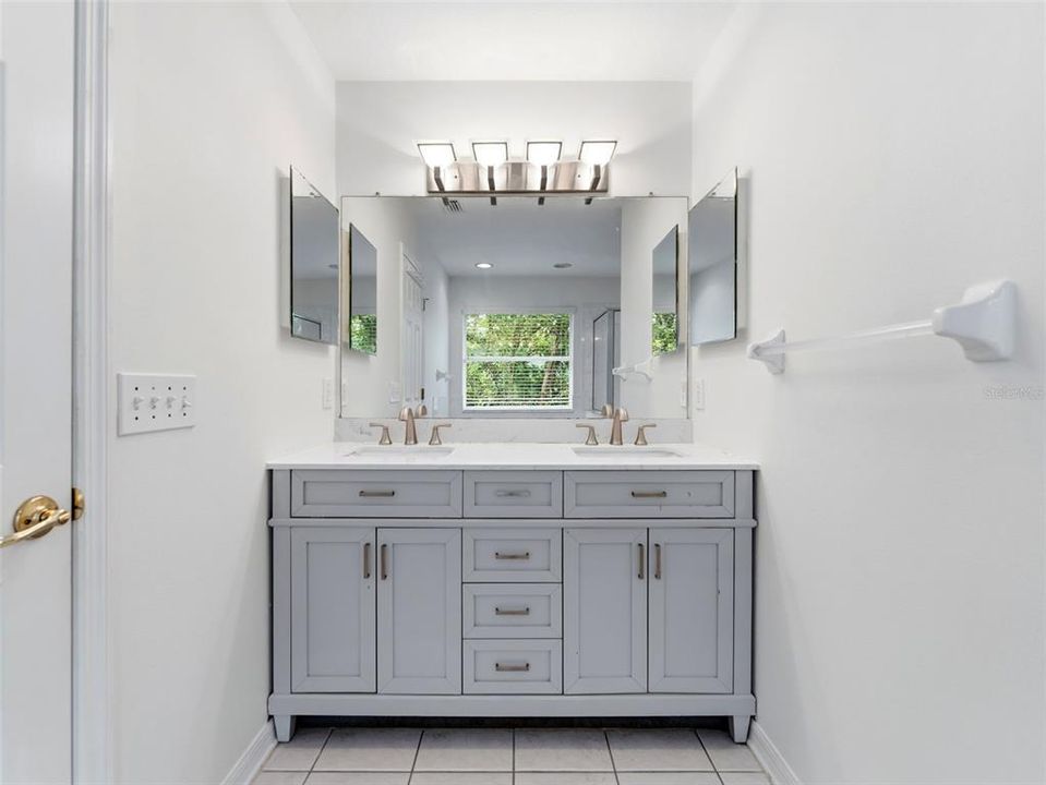 For Sale: $548,000 (4 beds, 2 baths, 2834 Square Feet)