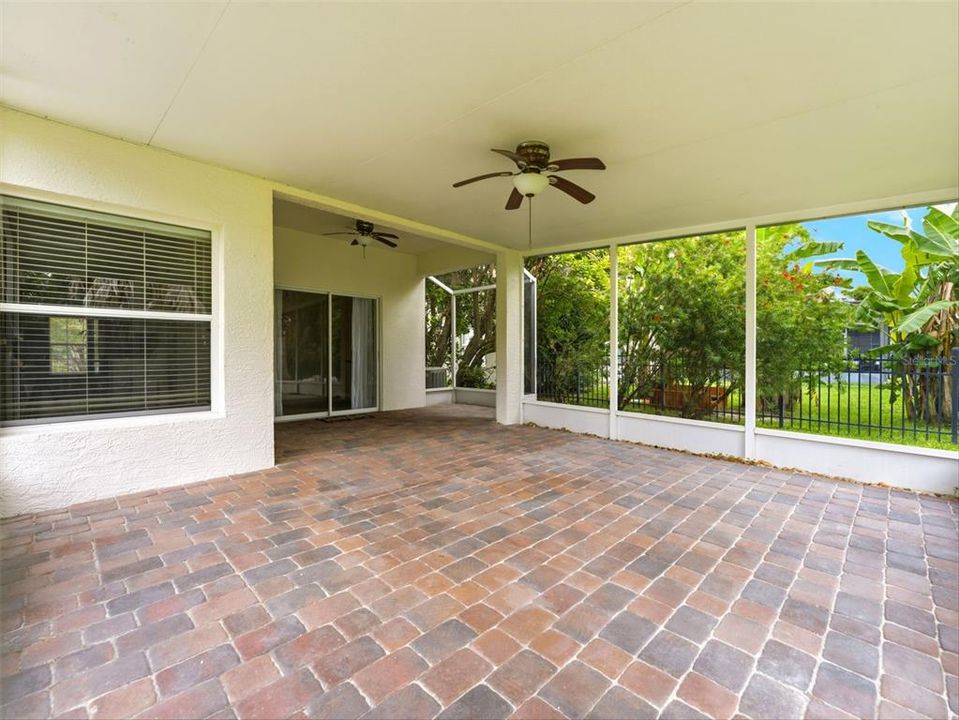 For Sale: $548,000 (4 beds, 2 baths, 2834 Square Feet)