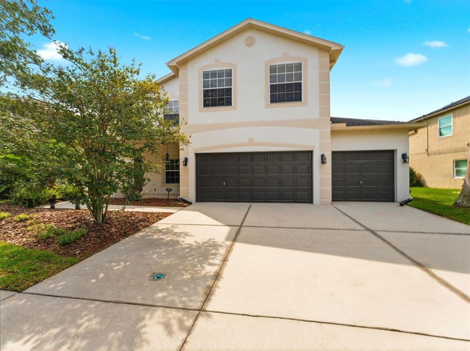 For Sale: $548,000 (4 beds, 2 baths, 2834 Square Feet)