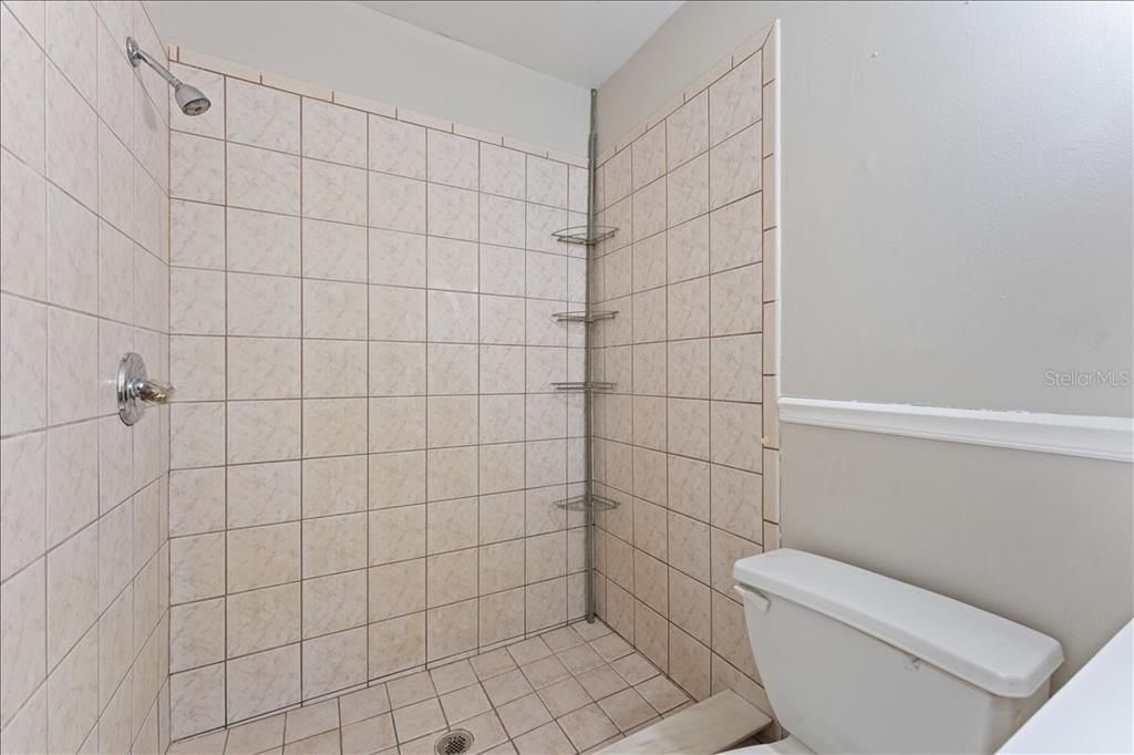 На продажу: $130,000 (2 спален, 2 ванн, 1068 Квадратных фут)