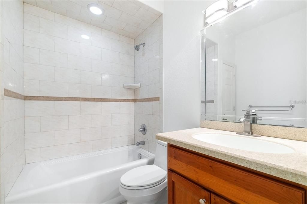 В аренду: $2,300 (3 спален, 3 ванн, 2093 Квадратных фут)