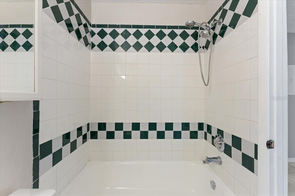 En Renta: $1,600 (2 camas, 2 baños, 1068 Pies cuadrados)