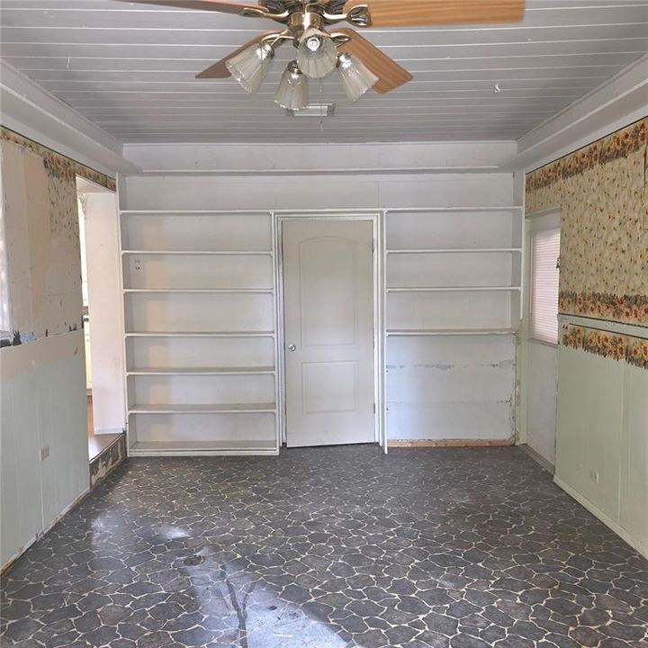 На продажу: $189,000 (3 спален, 1 ванн, 1624 Квадратных фут)