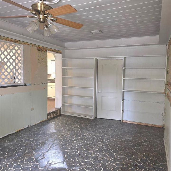 На продажу: $189,000 (3 спален, 1 ванн, 1624 Квадратных фут)