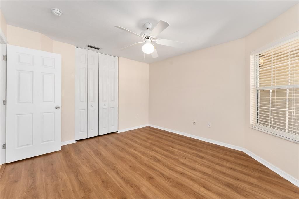 En Venta: $380,000 (4 camas, 2 baños, 2032 Pies cuadrados)