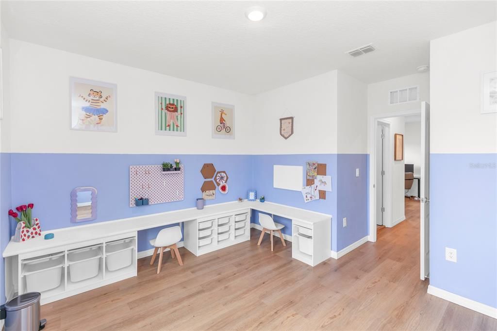 For Sale: $449,900 (4 beds, 2 baths, 2261 Square Feet)