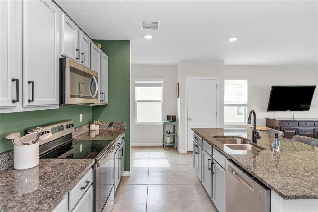 For Sale: $449,900 (4 beds, 2 baths, 2261 Square Feet)