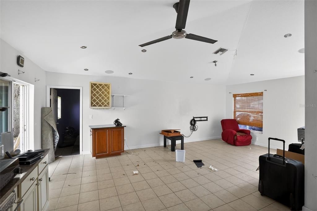 En Venta: $365,000 (3 camas, 2 baños, 1680 Pies cuadrados)
