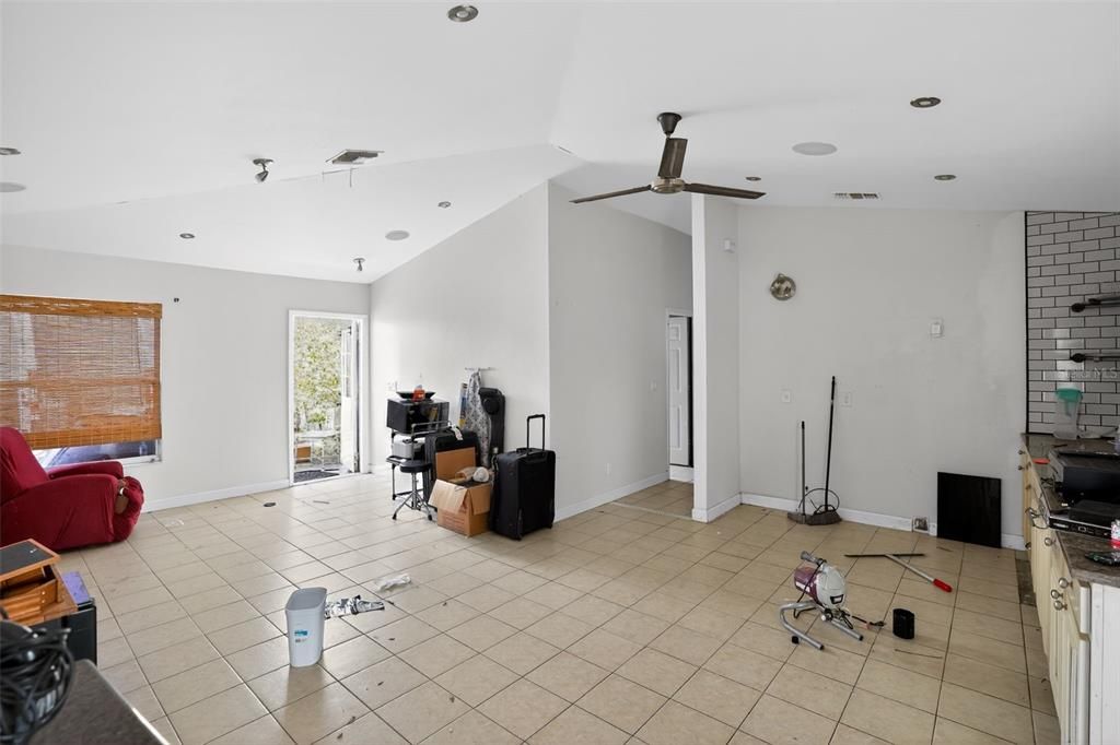En Venta: $365,000 (3 camas, 2 baños, 1680 Pies cuadrados)