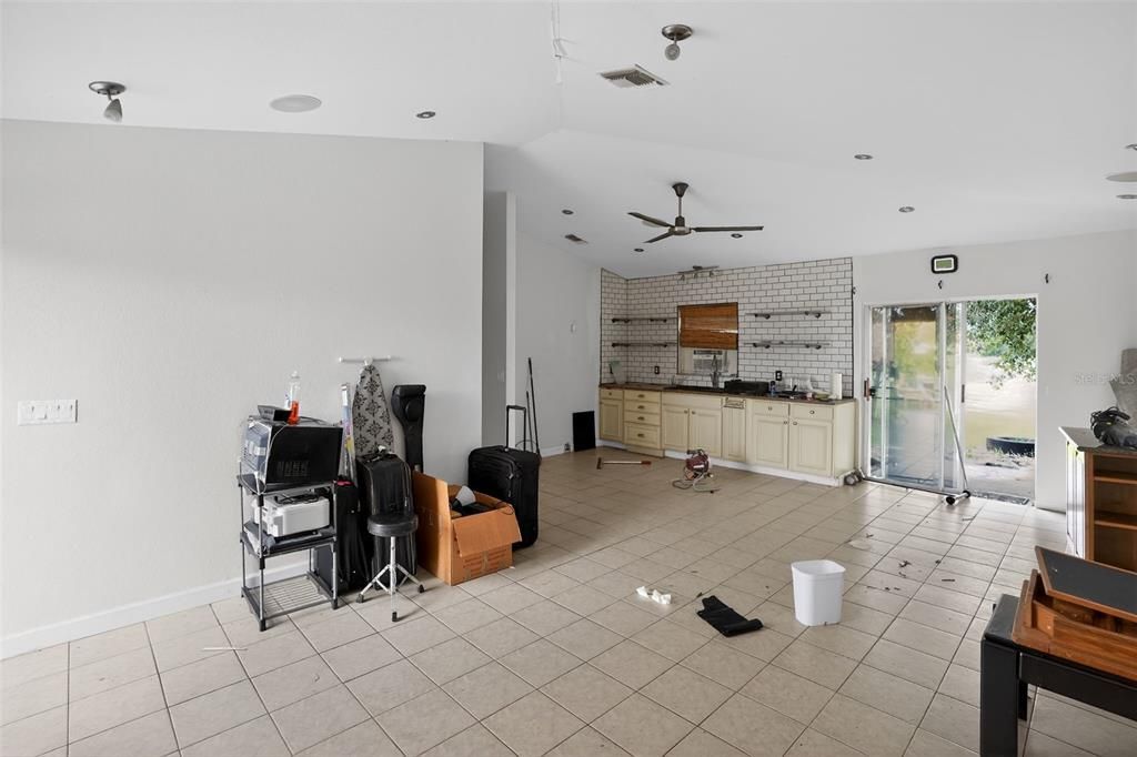 En Venta: $365,000 (3 camas, 2 baños, 1680 Pies cuadrados)