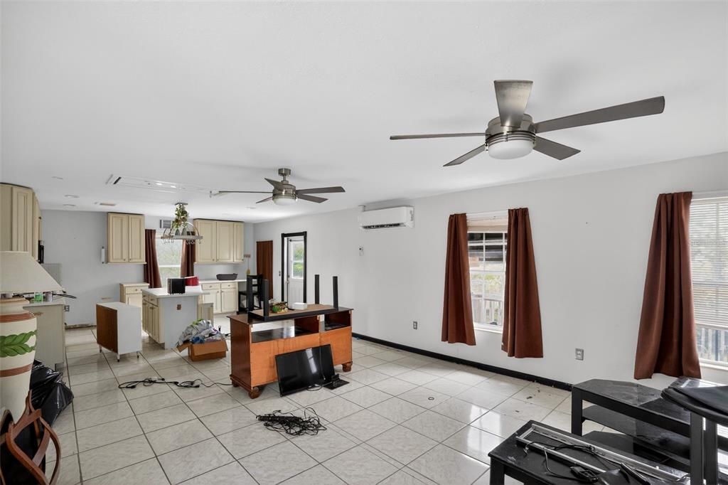 En Venta: $365,000 (3 camas, 2 baños, 1680 Pies cuadrados)