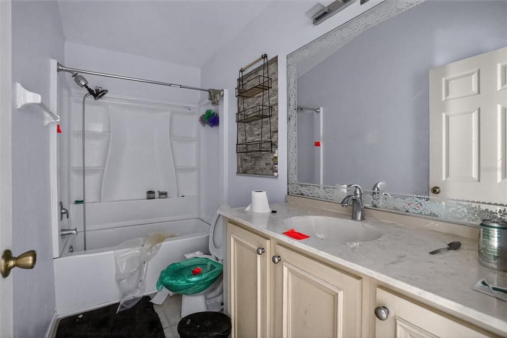 En Venta: $365,000 (3 camas, 2 baños, 1680 Pies cuadrados)