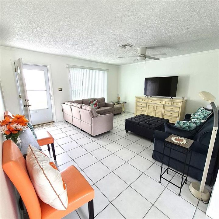 For Sale: $259,000 (3 beds, 2 baths, 1203 Square Feet)
